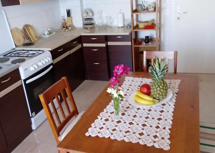 Apartment Julia - Near The Martinšćica