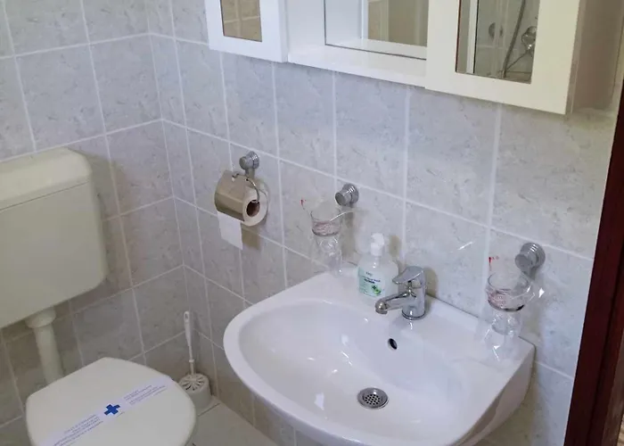 Apartment Julia - Near The Martinšćica