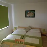 Apartment Julia - Near The Martinšćica